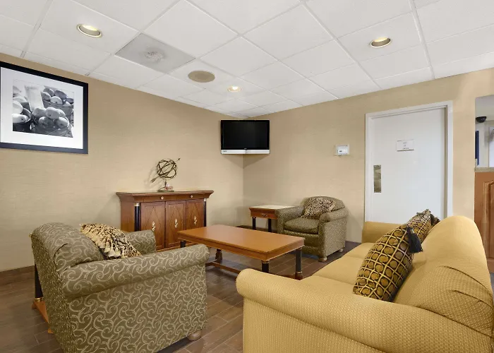 Super 8 By Wyndham Oxford