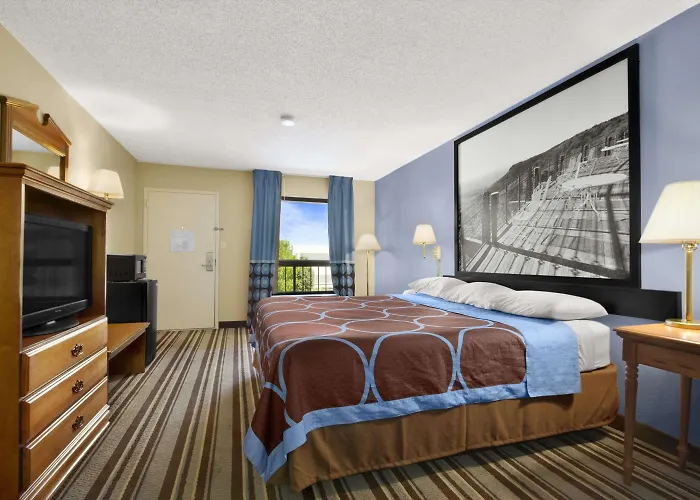 Super 8 By Wyndham Oxford Motel
