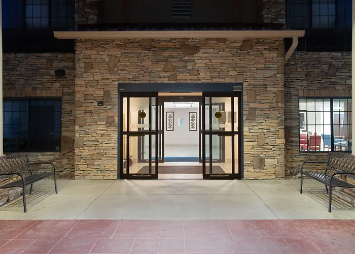 Holiday Inn Express & Suites Longmont By Ihg
