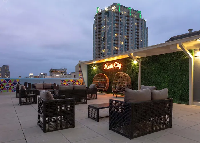 Aloft Nashville West End
