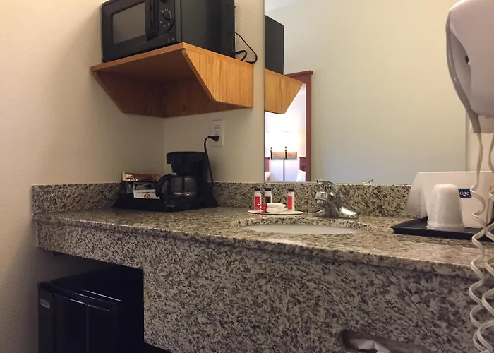 Travelodge By Wyndham Dunsmuir