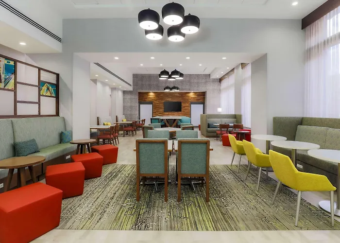 Hampton Inn & Suites Downtown