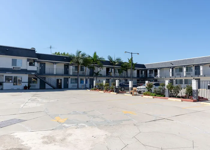 Value Inn Bellflower