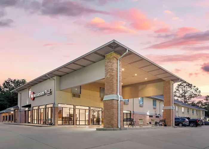 Best Western Plus Two Rivers Hotel & Suites