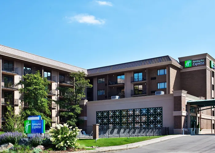 Holiday Inn Express Schaumburg- By Ihg