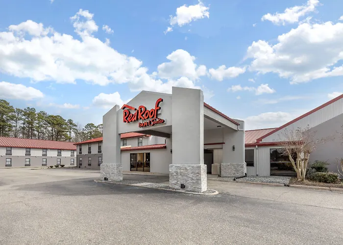 Red Roof Inn & Suites Newport News