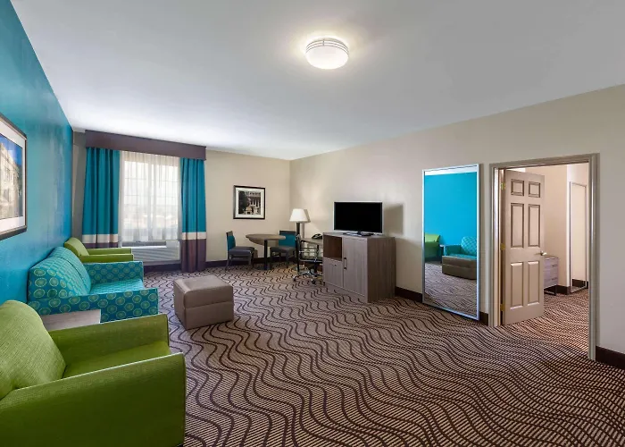 La Quinta By Wyndham Midland North Hotel