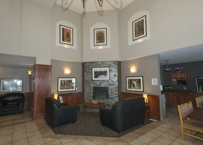 Lakeview Inns & Suites - Fort Nelson