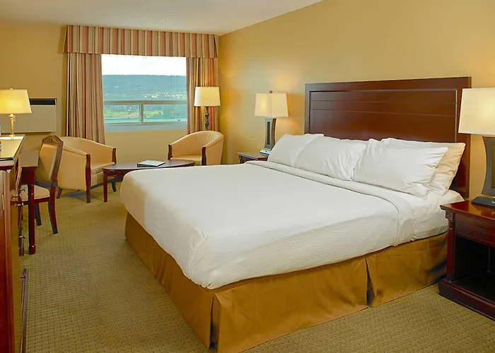 Coast Fraser Inn