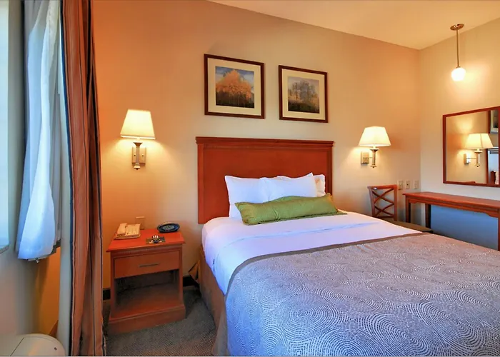 Candlewood Suites Pearl By Ihg