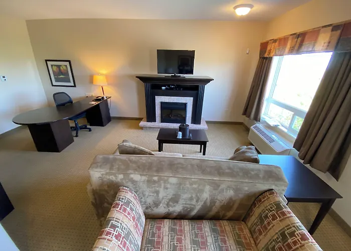 Ramada By Wyndham Westlock Hotel