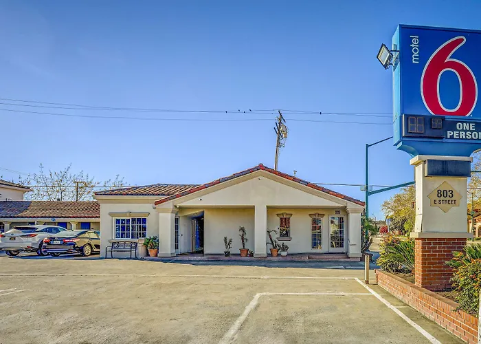 Motel 6-, Ca