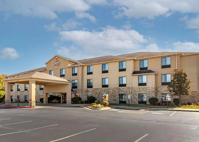 Comfort Inn & Suites Russellville I-40