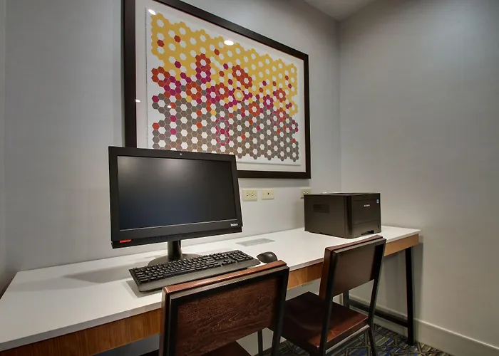 Holiday Inn Express Hotel & Suites Morris By Ihg