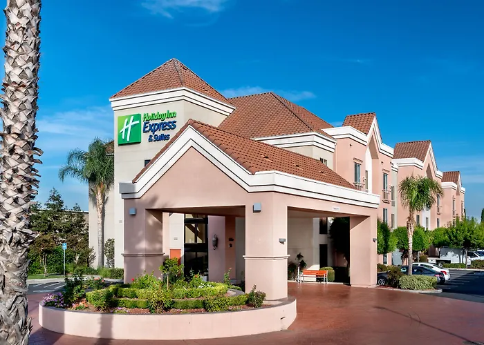 Holiday Inn Express & Suites Lathrop By Ihg