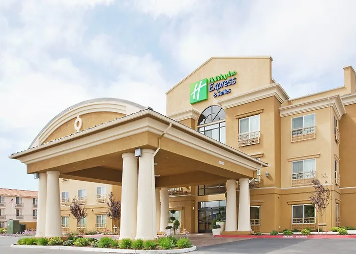 Holiday Inn Express & Suites Salinas By Ihg