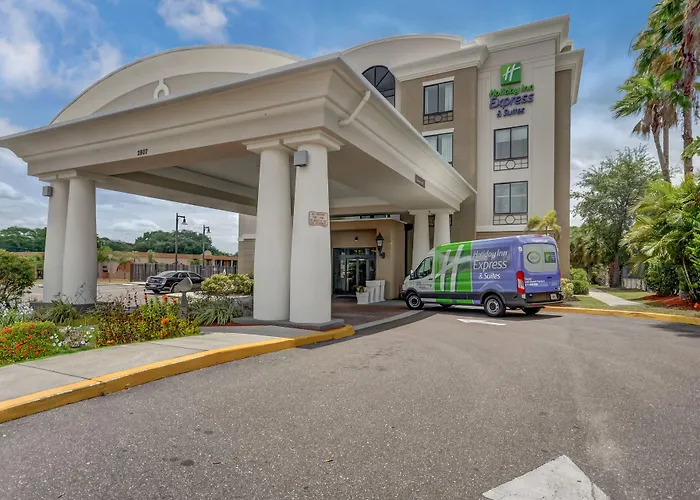 Holiday Inn Express Hotel & Suites Tampa-Usf-Busch Gardens By Ihg
