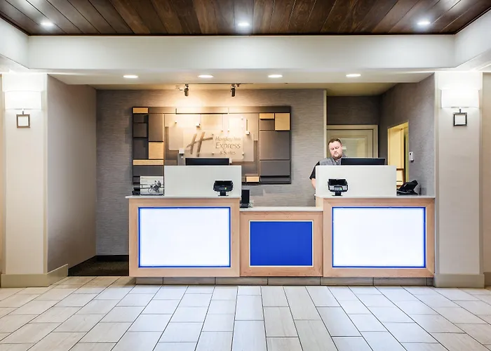 Holiday Inn Express & Suites Lewisburg By Ihg