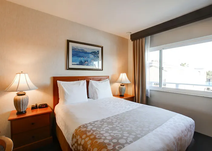 Newport Channel Inn Newport Beach