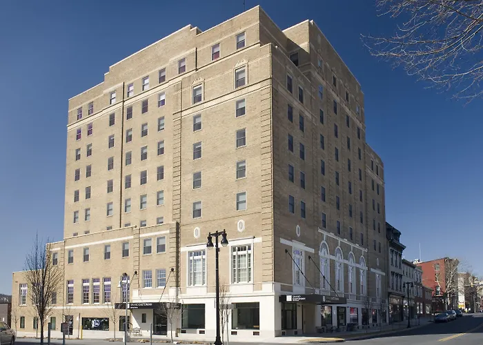 Grand Eastonian & Suites