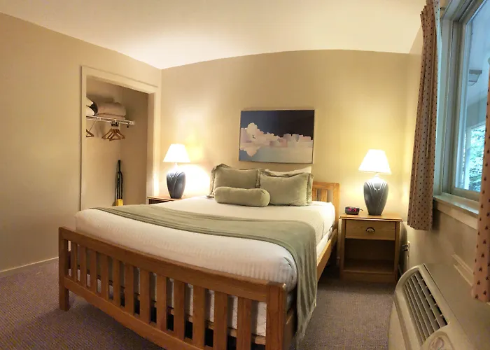 Attitash Marketplace Motel