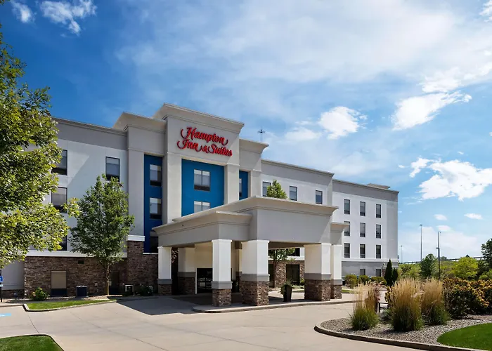 Hampton Inn & Suites Canton