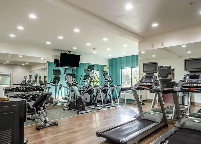 Holiday Inn Express & Suites - Olathe South By Ihg
