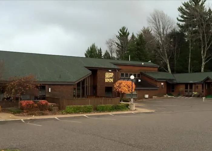 Cedar Motor Inn Marquette