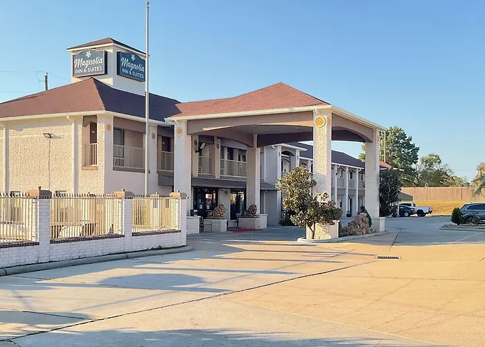 Magnolia Inn And Suites