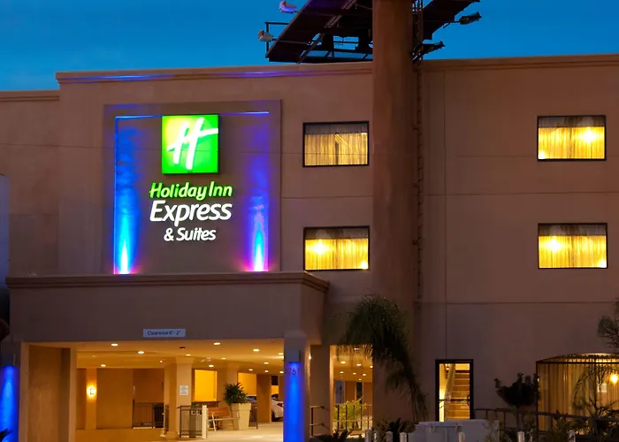 Holiday Inn Express & Suites Woodland Hills By Ihg