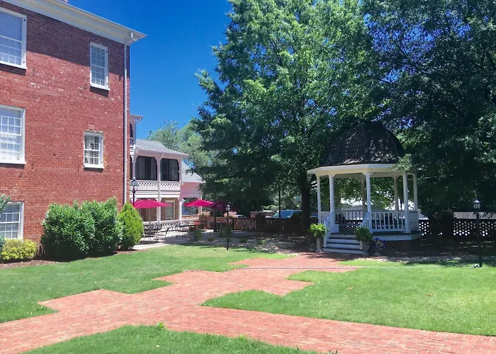 Hale Springs Inn