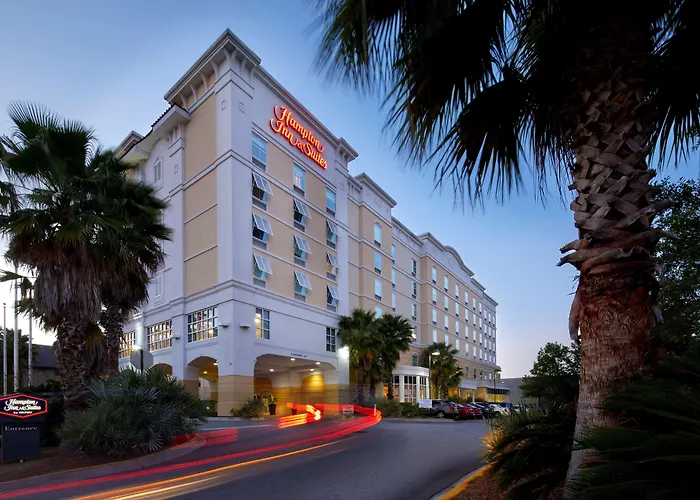 Hampton Inn & Suites /Midtown