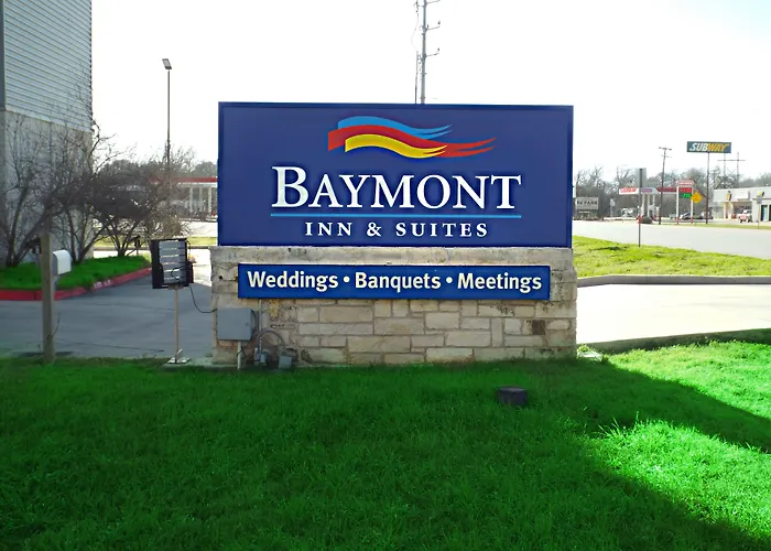 Baymont By Wyndham Columbus Hotel
