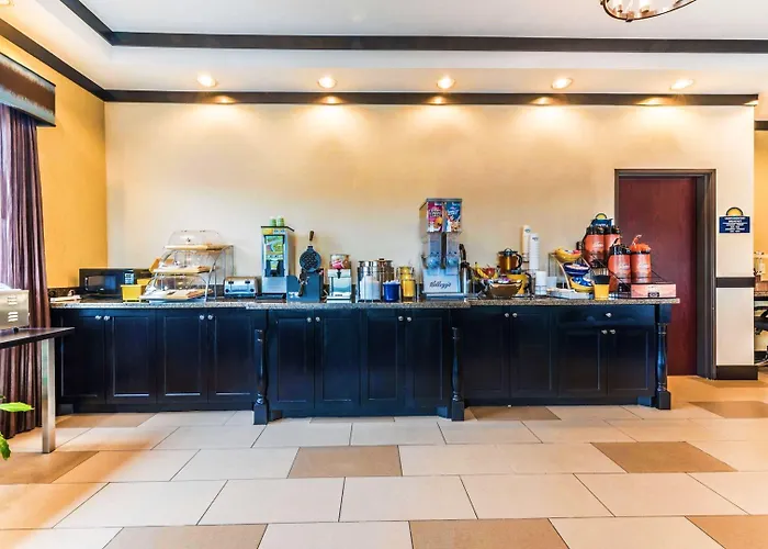 Days Inn & Suites By Wyndham Mineral Wells