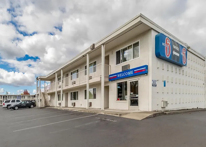 Motel 6-, Or