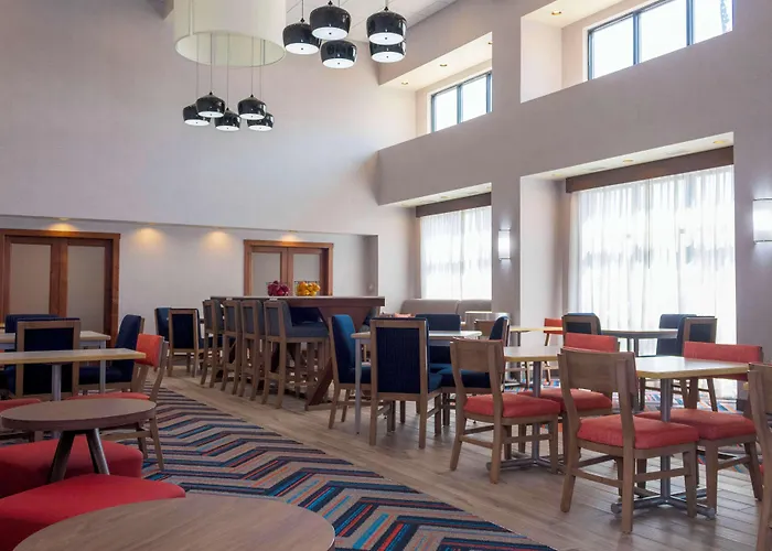 Hampton Inn & Suites
