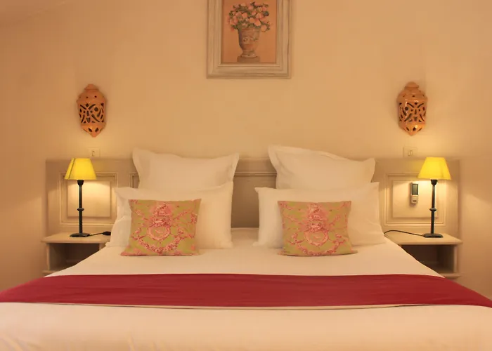 Logis Hotel le Mas De Cure Bourse LʼIsle-sur-la-Sorgue