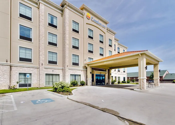 Comfort Inn & Suites Fort Worth - Fossil Creek
