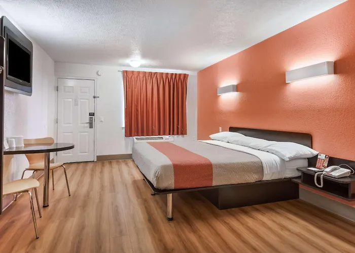 Motel 6-Youngstown, Oh