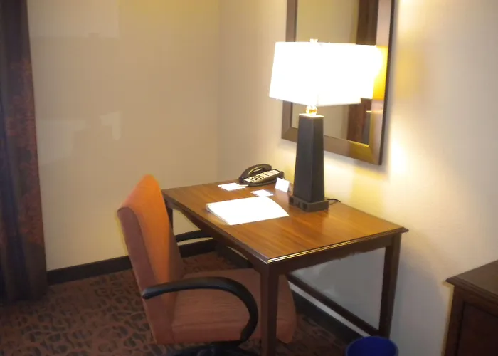Hampton Inn & Suites Cincinnati / Uptown - University Area
