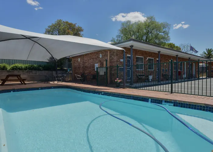 Cadman Motor Inn And Apartments
