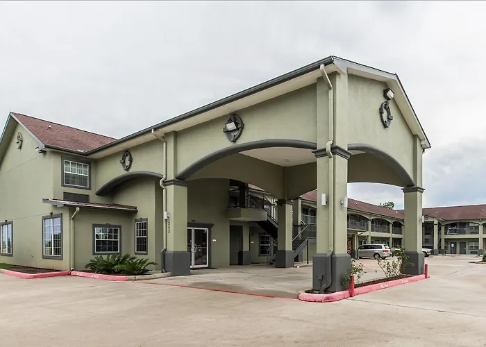 Quality Inn & Suites Bridge City Orange
