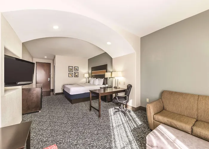 La Quinta By Wyndham Tulsa -