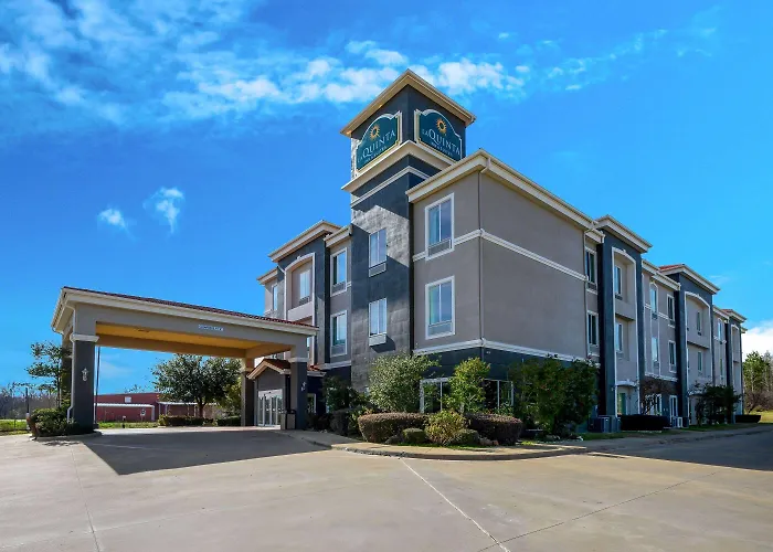 La Quinta By Wyndham Marshall