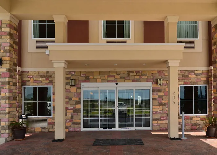 Best Western Plus Kenedy Inn
