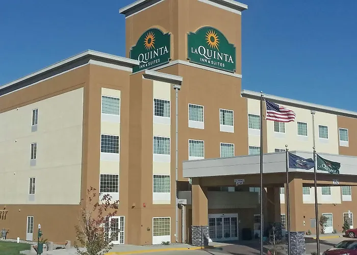 La Quinta By Wyndham Dickinson Hotel