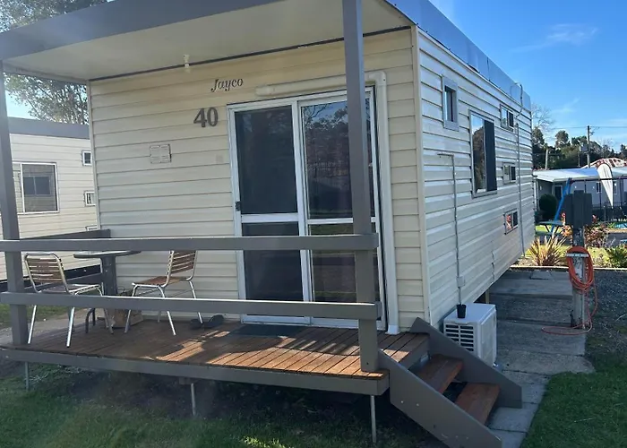 Batemans Bay Holiday Park & Hostel