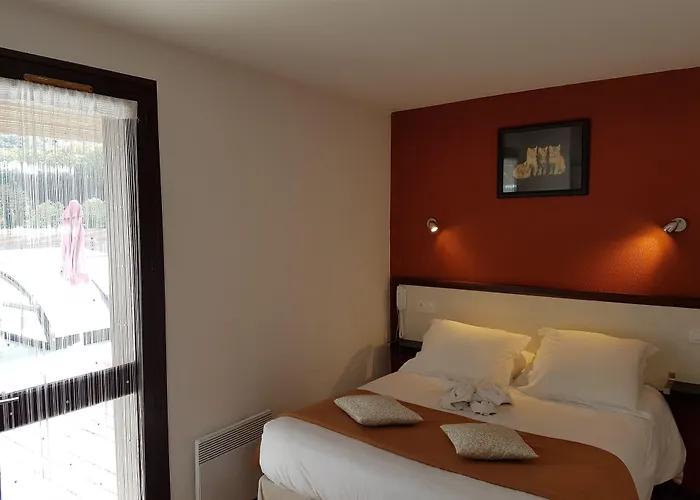 Hôtel Les Gabarres Tour-de-Faure