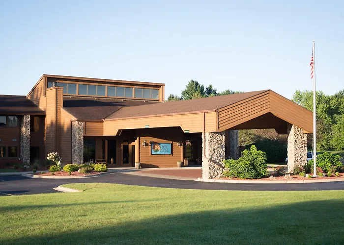 Carlton Lodge Hotel And Suites