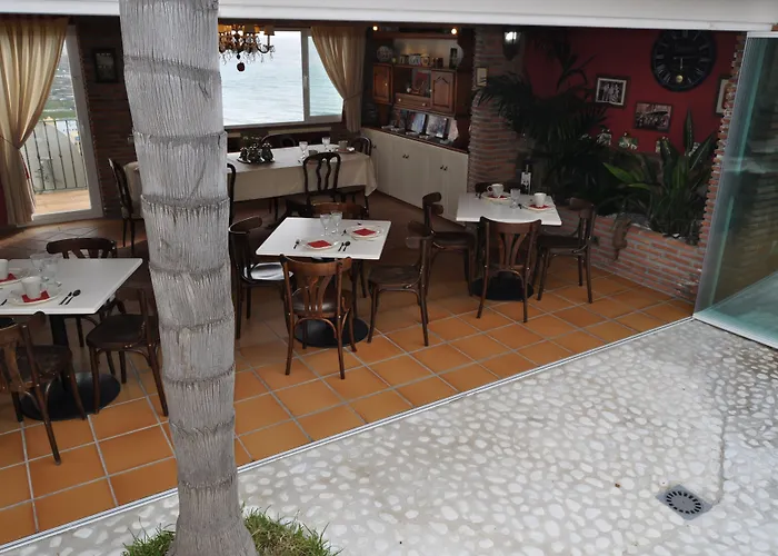 Welcome Inn Nerja Guest House Luxury Bed & Breakfast
